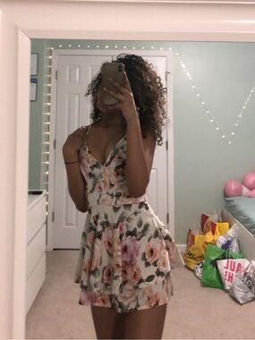 windsor floral v-neck spaghetti strap romper in blush and cream